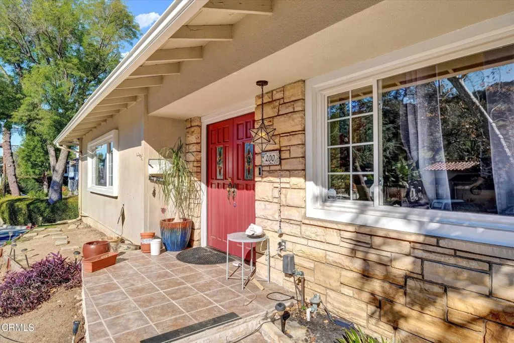 200 Sleepy Hollow Terrace, Glendale, California 91206 home-pic-3