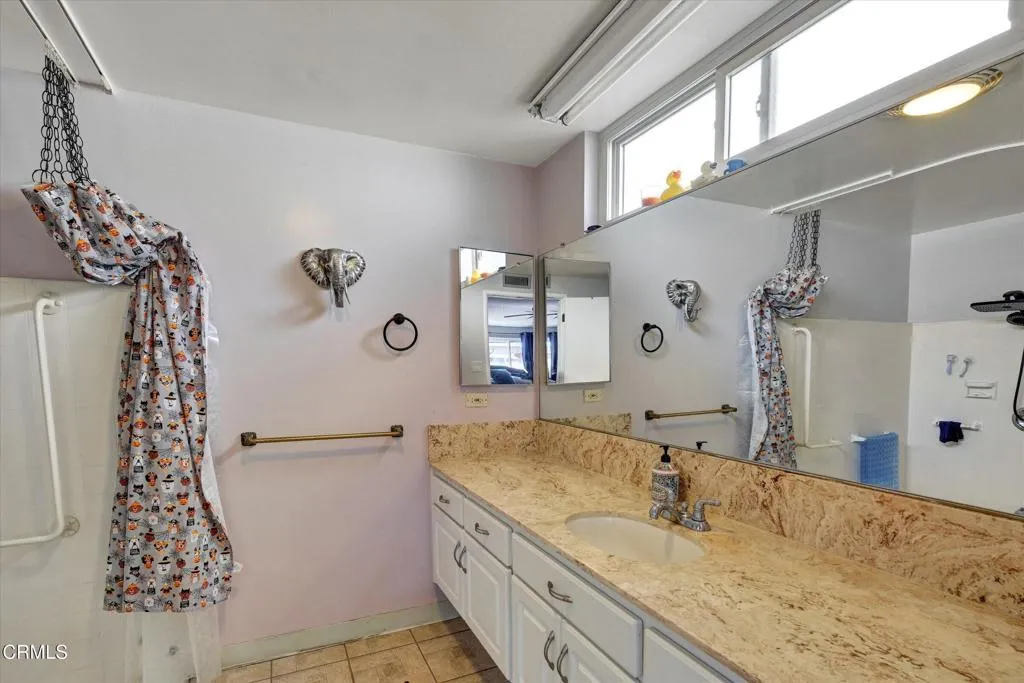 200 Sleepy Hollow Terrace, Glendale, California 91206 home-pic-33