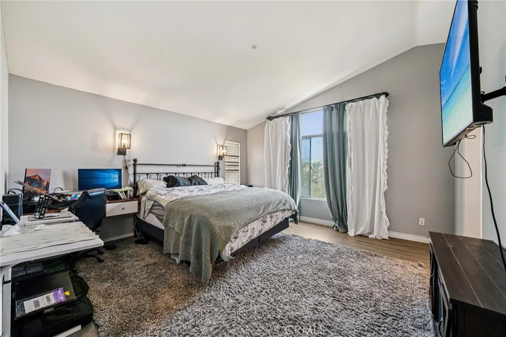 5029 La Sarre Drive, Fontana, California 92336 home-pic-20