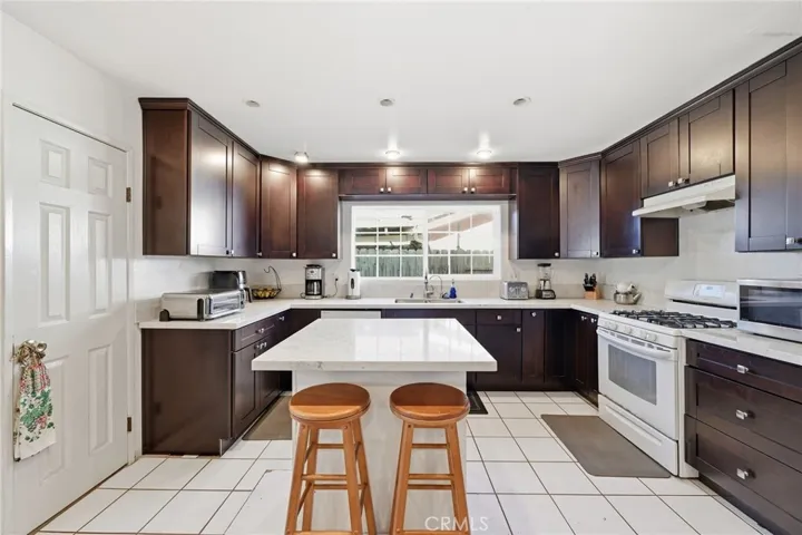 7857 Embry Point, San Diego, California 92126
