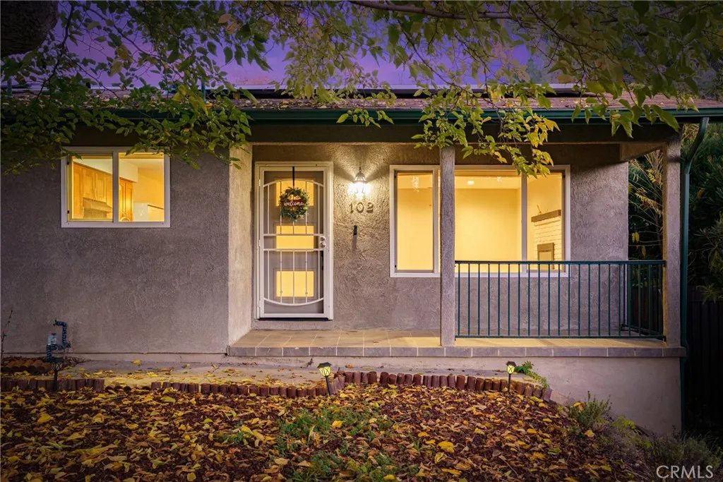 102 Glencrest Lane, Paso Robles, California 93446 home-pic-3