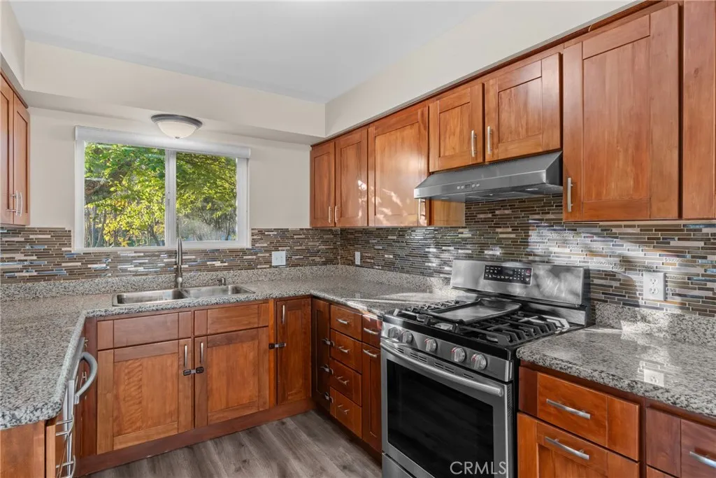102 Glencrest Lane, Paso Robles, California 93446 home-pic-8