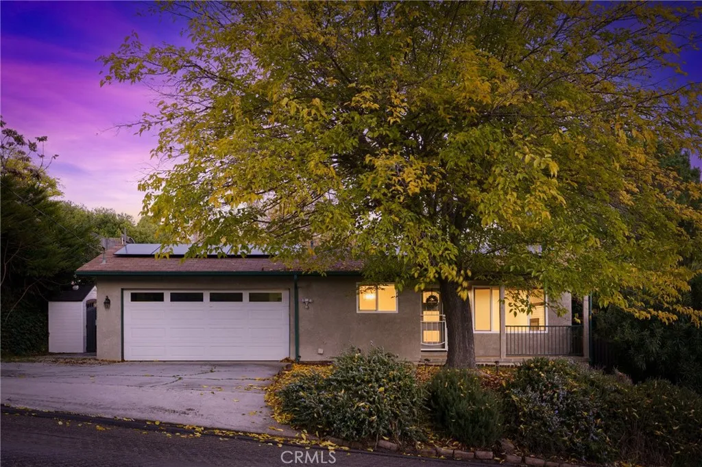 102 Glencrest Lane, Paso Robles, California 93446 home-pic-1