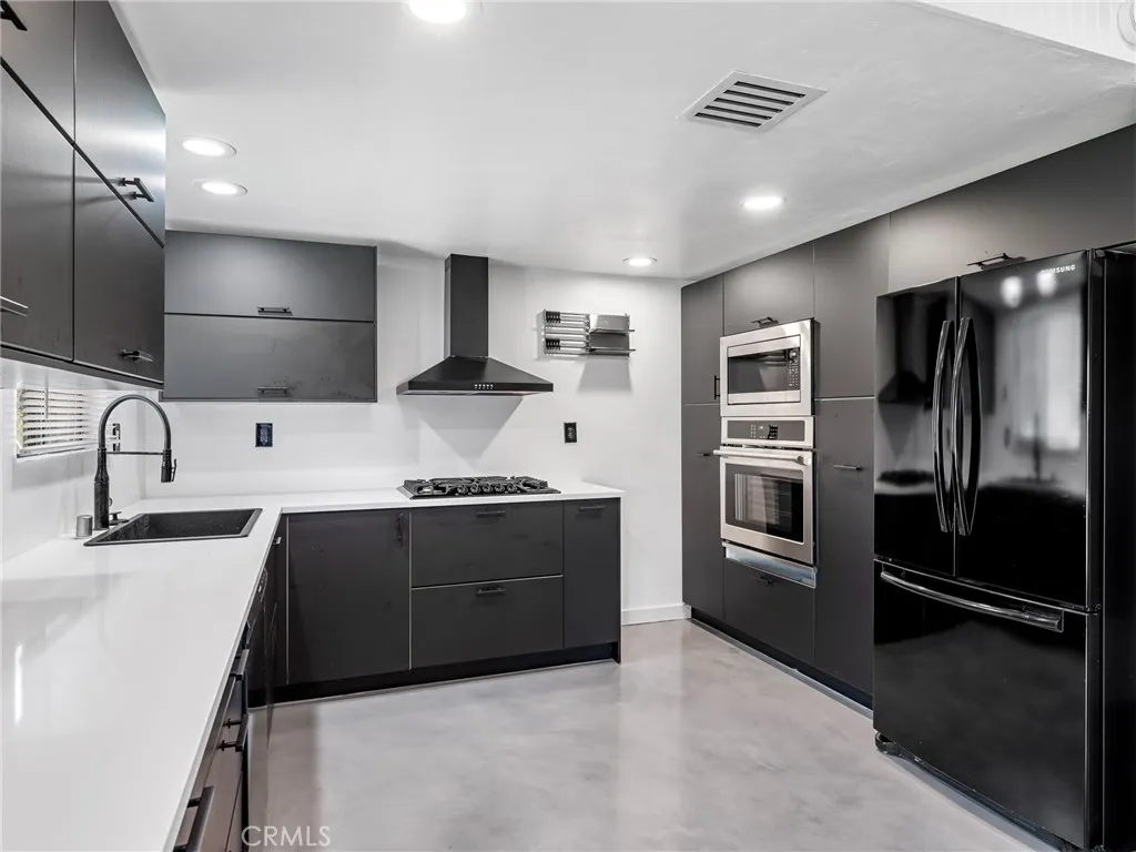 39646 174th Street E, Palmdale, California 93591 home-pic-18