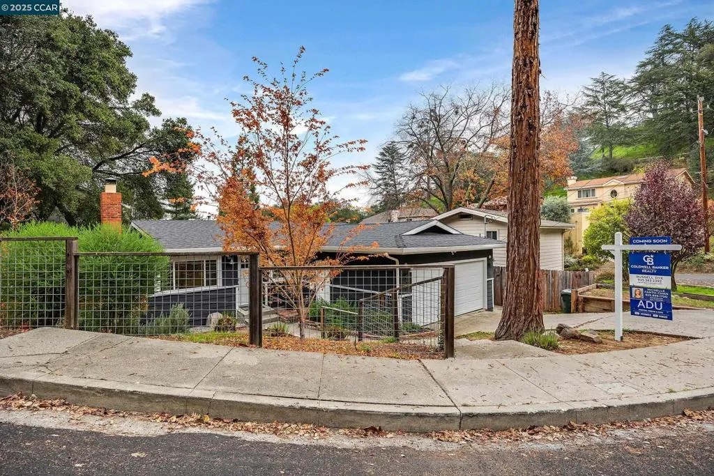 971 W Green St, Martinez, California 94553 home-pic-36