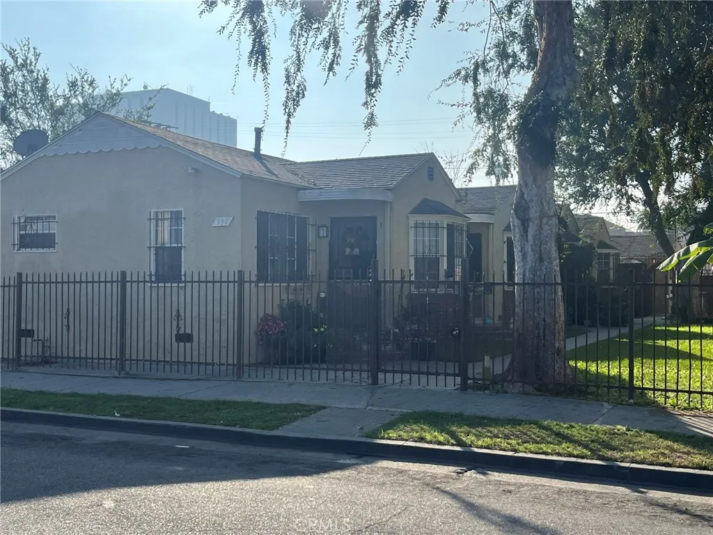 338 W Magnolia Street, Compton, California 90220 home-pic-4
