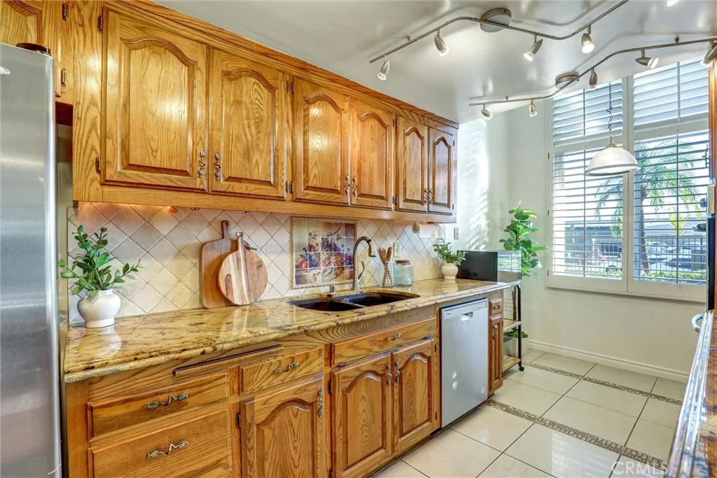 1032 Palo Verde, Long Beach, California 90815 home-pic-14