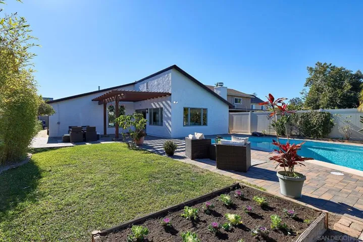 7962 Merrington Pl, San Diego, California 92126