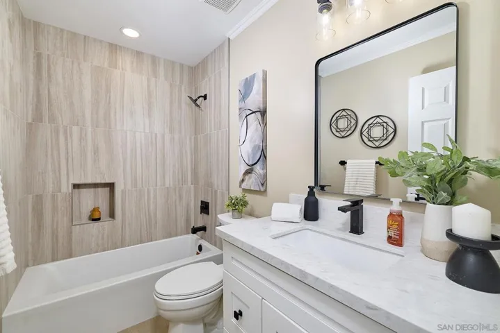 7962 Merrington Pl, San Diego, California 92126