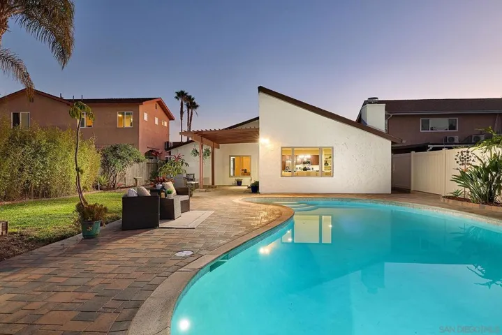 7962 Merrington Pl, San Diego, California 92126