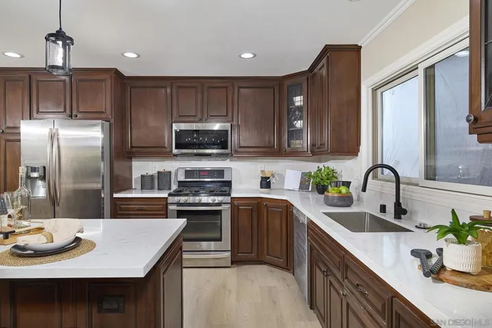7962 Merrington Pl, San Diego, California 92126