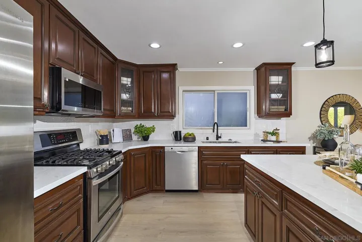 7962 Merrington Pl, San Diego, California 92126