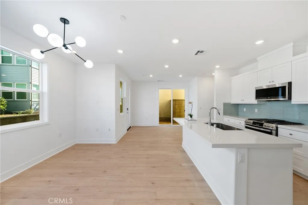 322 Proctor, Irvine, California 92618 home-pic-8