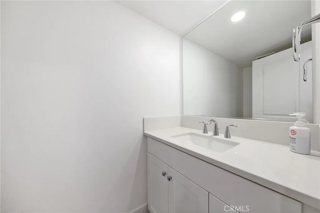 322 Proctor, Irvine, California 92618 home-pic-13