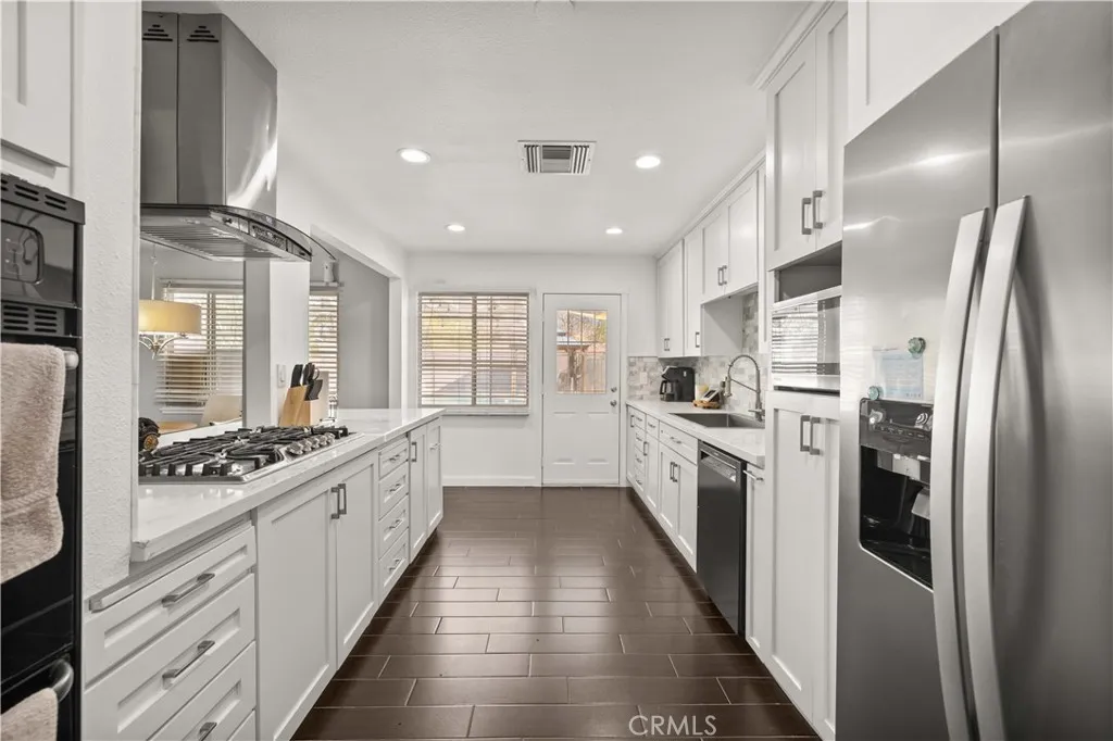 45026 16th W, Lancaster, California 93534 home-pic-10