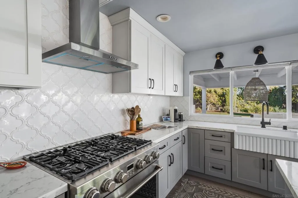 6625 Casselberry Way, San Diego, California 92119 home-pic-11