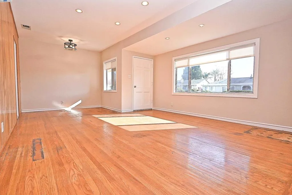 314 Sparling Dr, Hayward, California 94544 home-pic-4