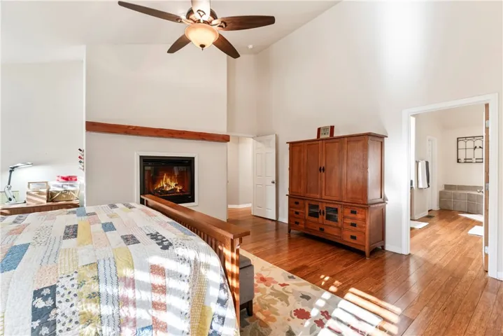 Another view of ensuite.