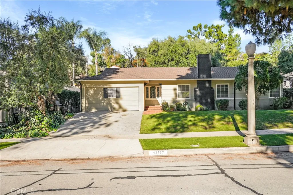 13707 Philadelphia, Whittier, California 90601 home-pic-1