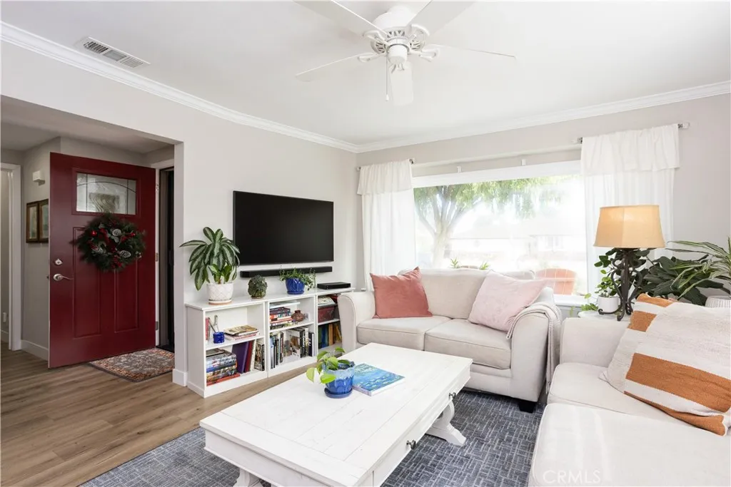119 N Annin, Fullerton, California 92831 home-pic-8