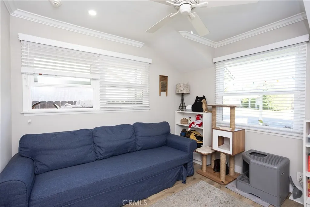 119 N Annin, Fullerton, California 92831 home-pic-16