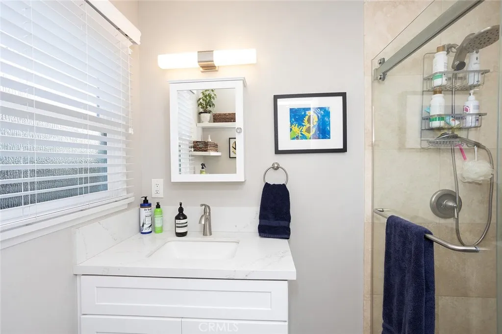 119 N Annin, Fullerton, California 92831 home-pic-14