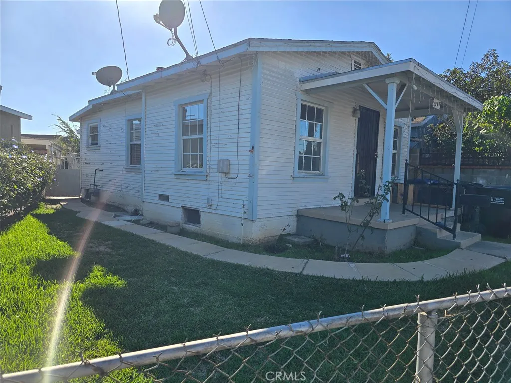 3868 E 1st, Los Angeles, California 90063 home-pic-8