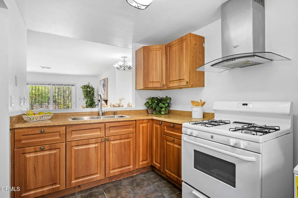 5036 E Echo Street 37, Los Angeles, California 90042 home-pic-11
