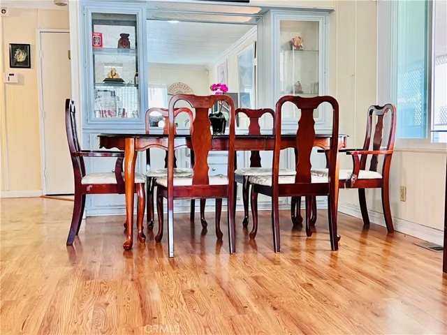 Dining room - view 2