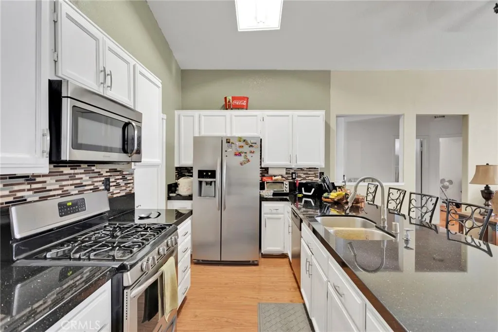 14405 Cedar, Hesperia, California 92344 home-pic-16