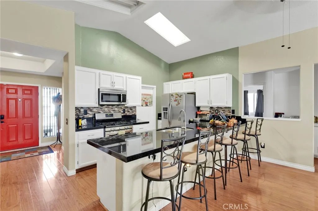 14405 Cedar, Hesperia, California 92344 home-pic-2
