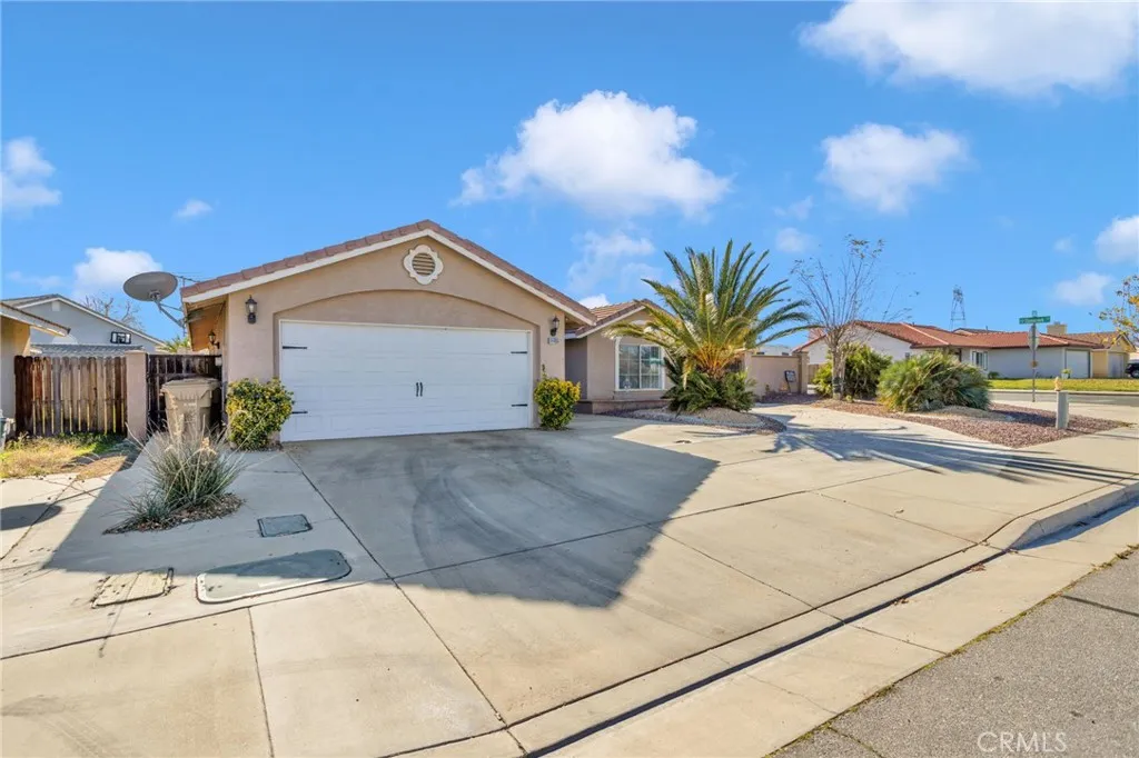 14405 Cedar, Hesperia, California 92344 home-pic-1