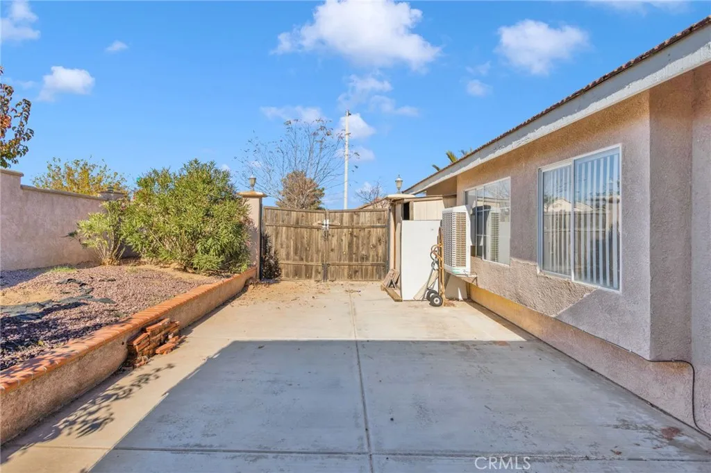 14405 Cedar, Hesperia, California 92344 home-pic-33
