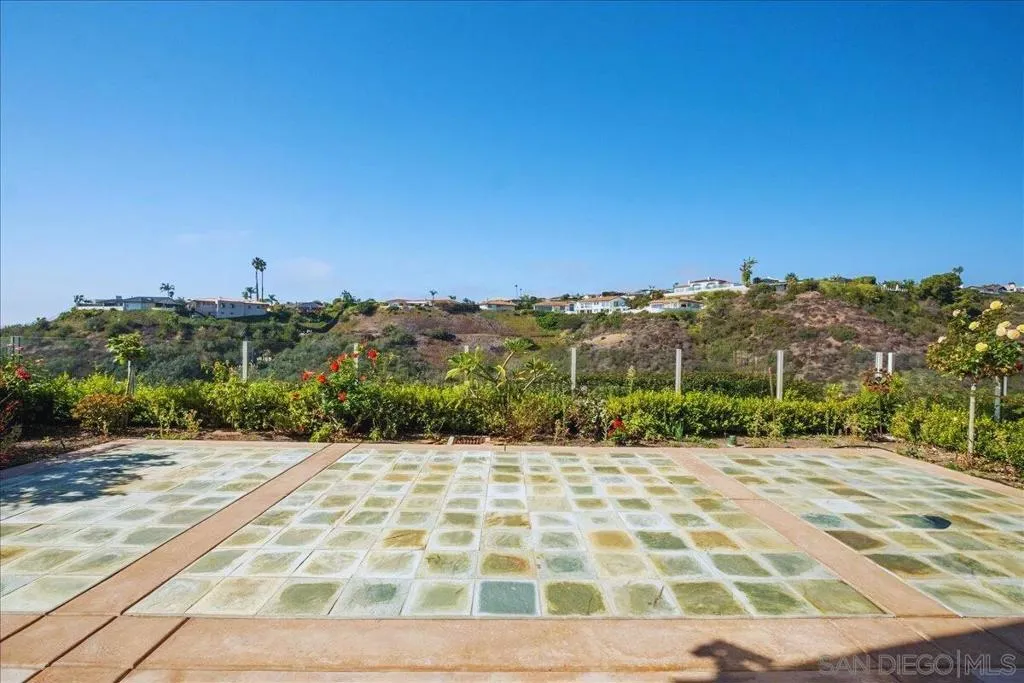 5448 Caminito Bayo, La Jolla, California 92037 home-pic-22