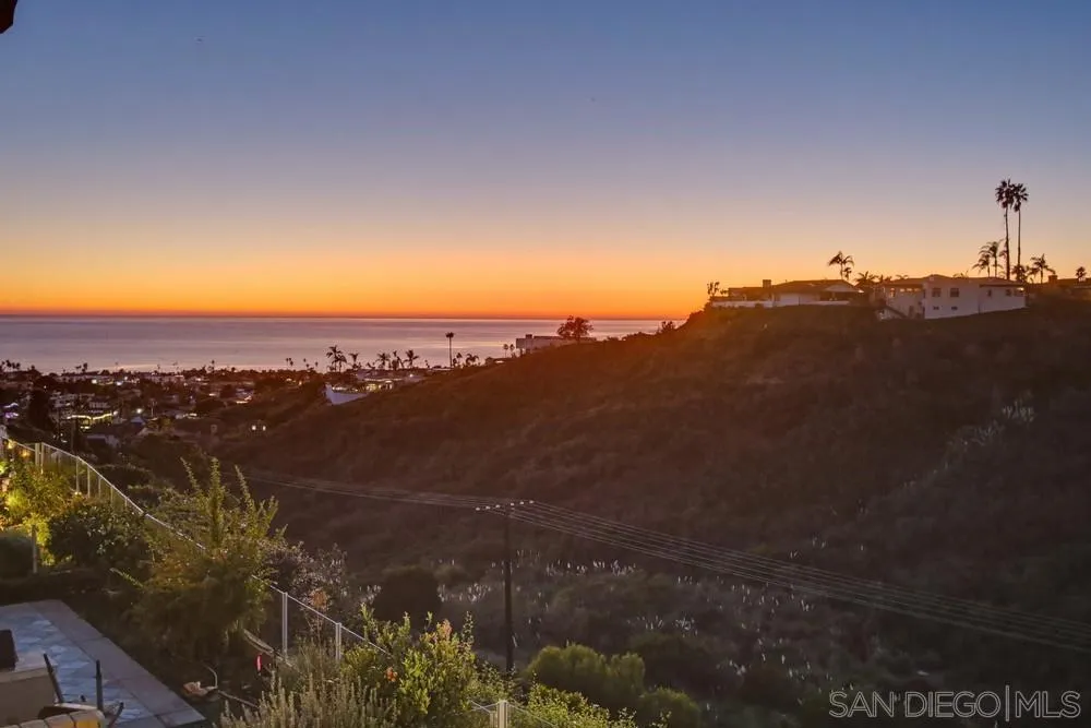 5448 Caminito Bayo, La Jolla, California 92037 home-pic-45