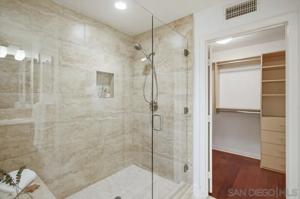 5448 Caminito Bayo, La Jolla, California 92037 home-pic-32