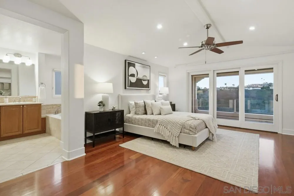 5448 Caminito Bayo, La Jolla, California 92037 home-pic-24