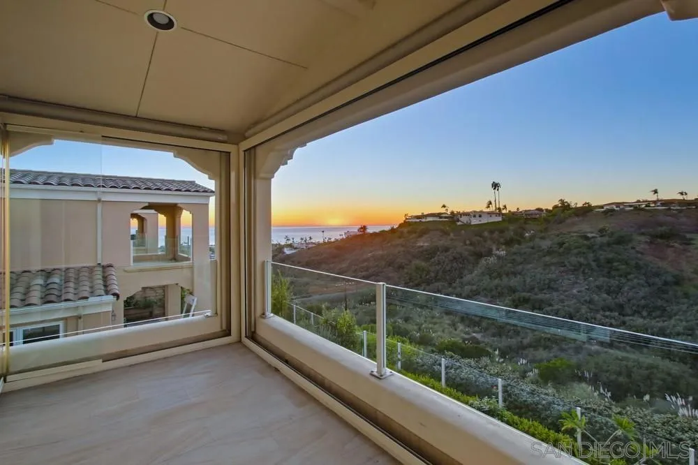 5448 Caminito Bayo, La Jolla, California 92037 home-pic-34