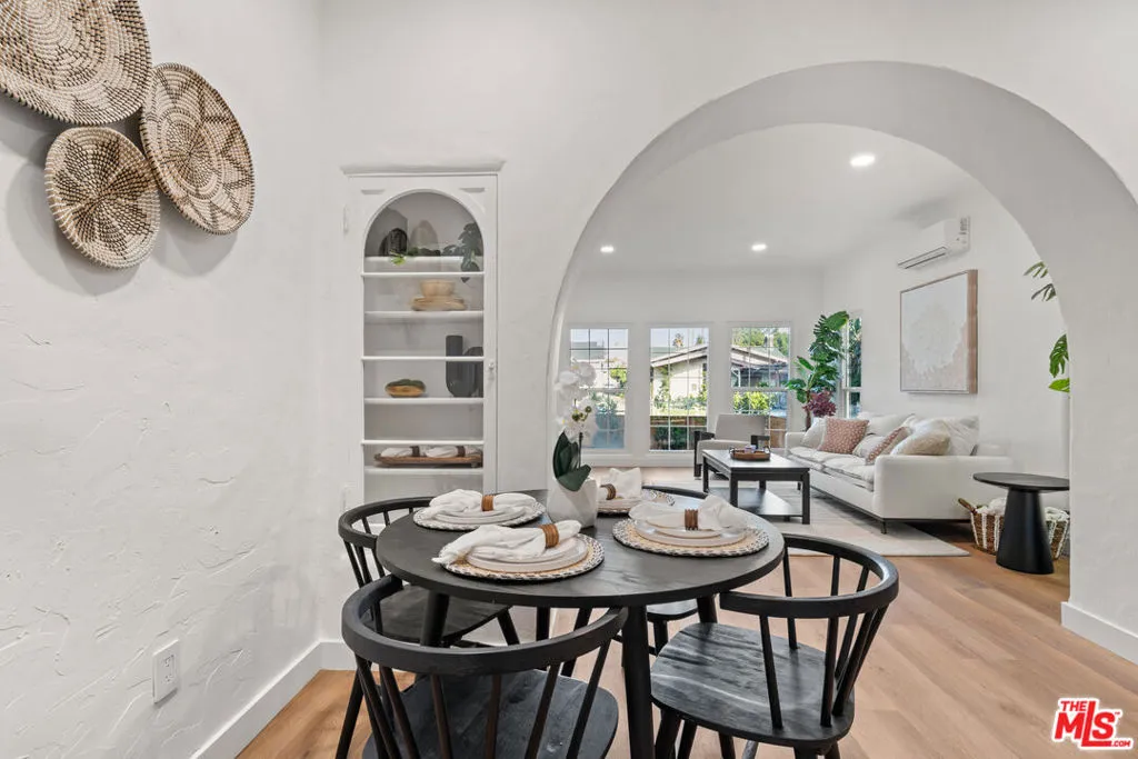 511 1/2 N Hobart Boulevard, Los Angeles, California 90004 home-pic-6