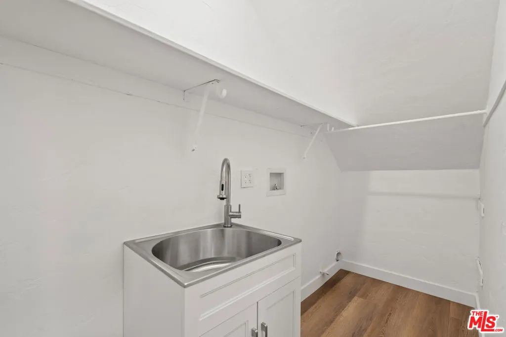 511 1/2 N Hobart Boulevard, Los Angeles, California 90004 home-pic-14