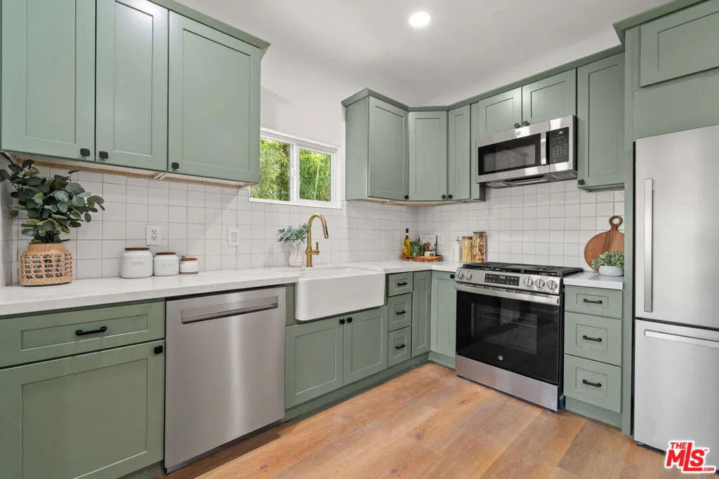 511 1/2 N Hobart Boulevard, Los Angeles, California 90004 home-pic-7