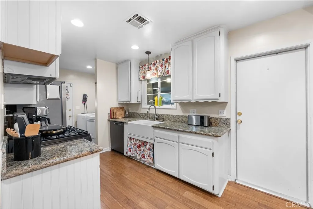 1335 W Ivyton, Lancaster, California 93534 home-pic-14