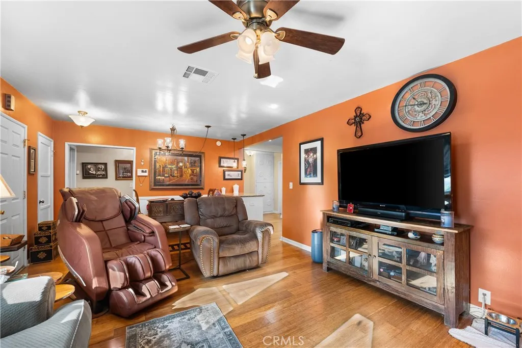 1335 W Ivyton, Lancaster, California 93534 home-pic-9