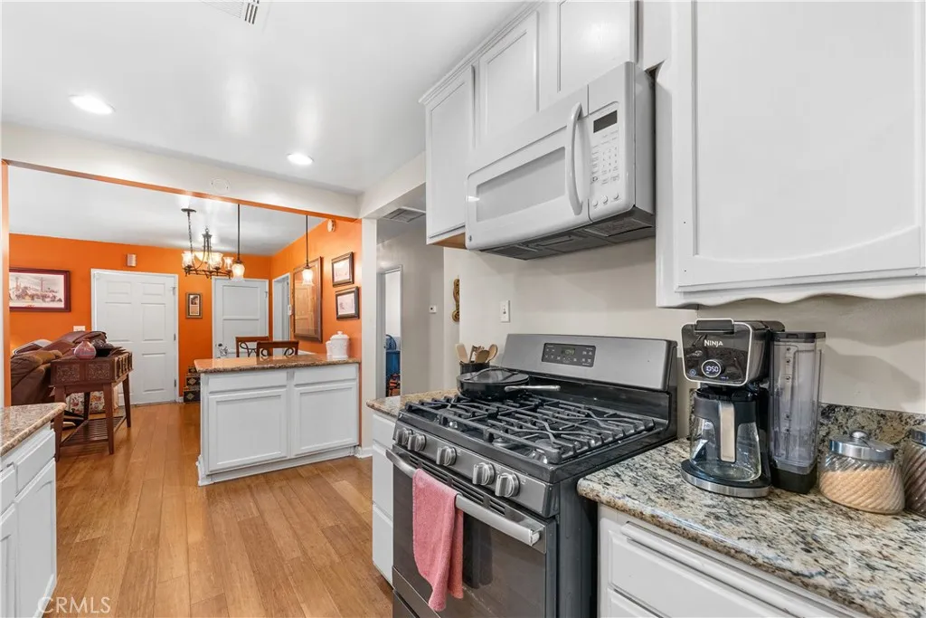 1335 W Ivyton, Lancaster, California 93534 home-pic-17