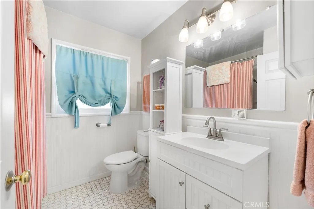 1335 W Ivyton, Lancaster, California 93534 home-pic-28