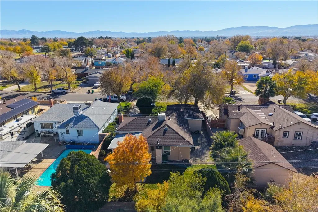 1335 W Ivyton, Lancaster, California 93534 home-pic-34