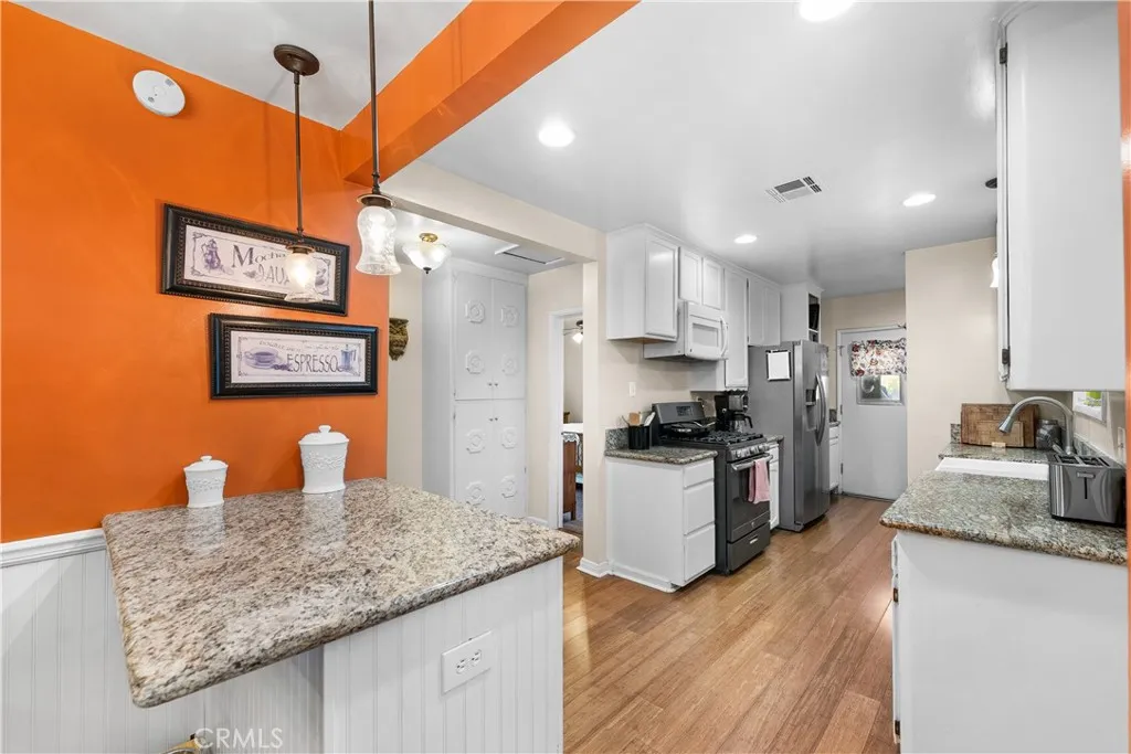1335 W Ivyton, Lancaster, California 93534 home-pic-11