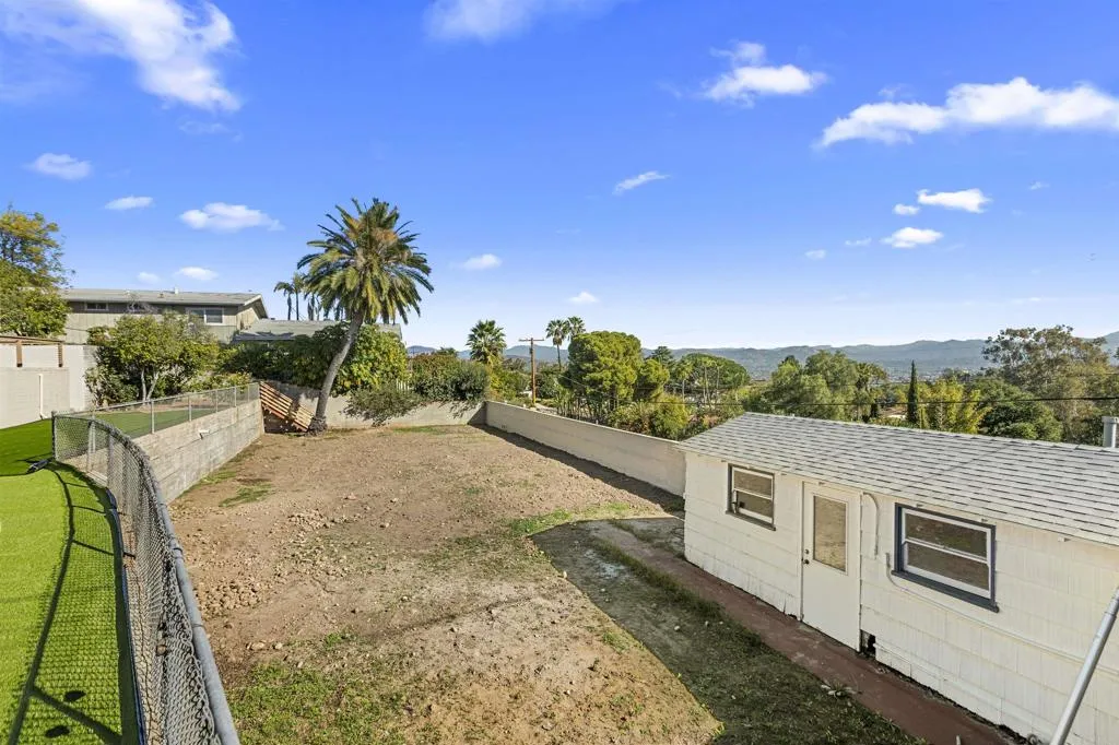 874 Hacienda Drive, El Cajon, California 92020 home-pic-24