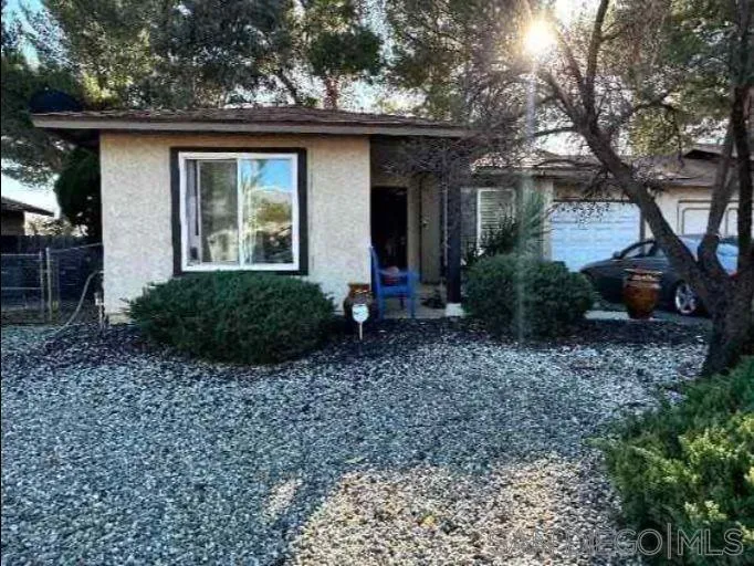 5478 Evelyn Dr, Banning, California 92220 home-pic-0