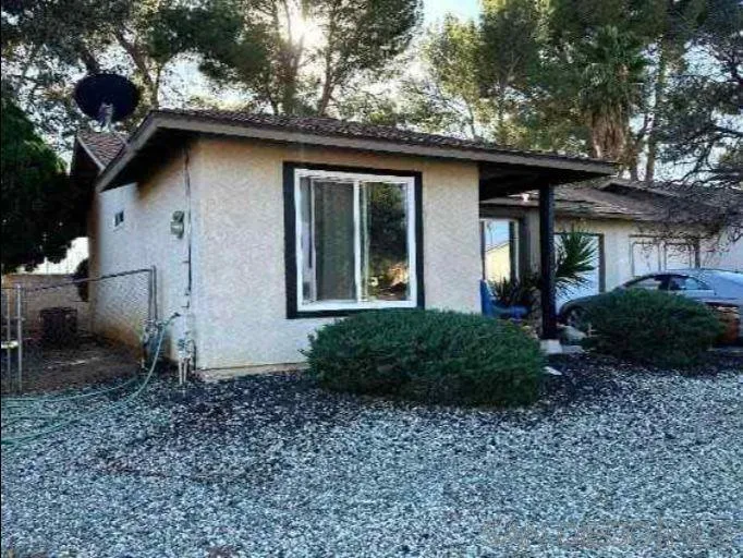 5478 Evelyn Dr, Banning, California 92220 home-pic-1